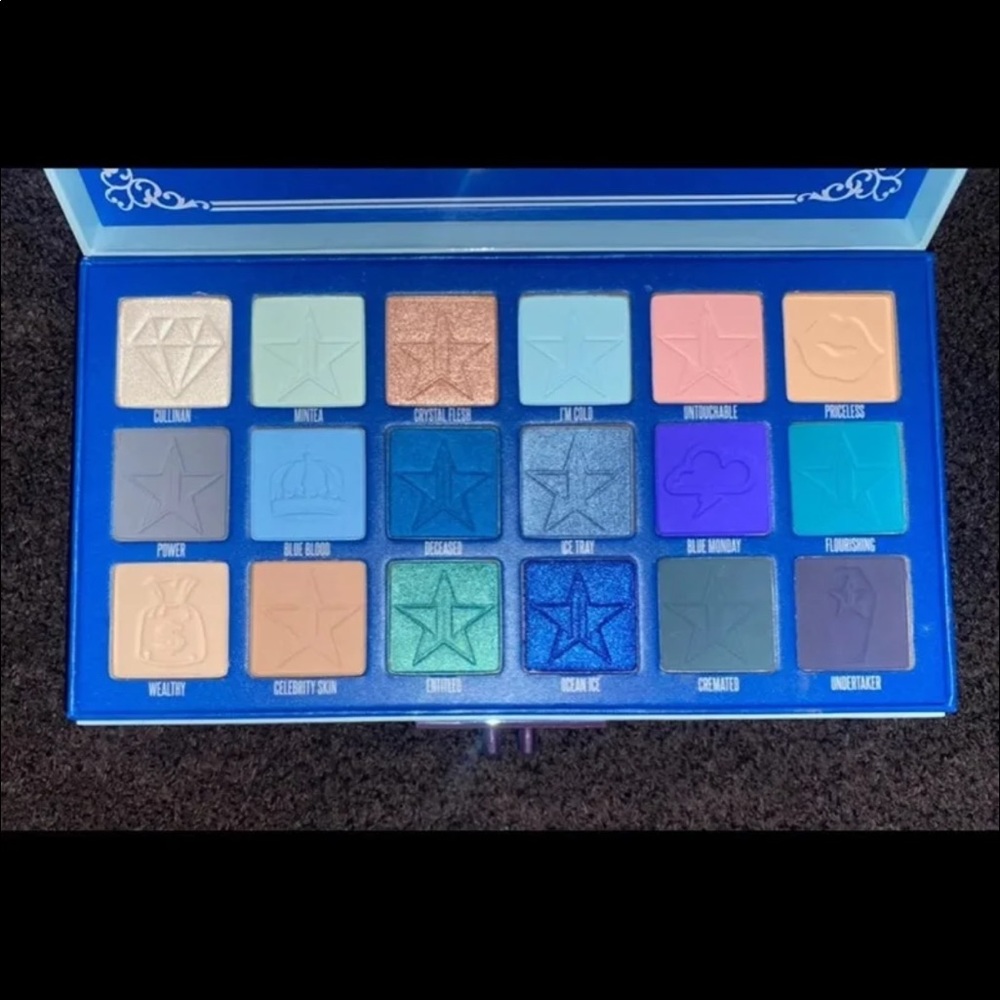New Blue blood palette  Jeffree Star Cosmetics